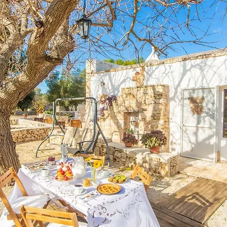 Trullo Con Piscina Baby بيت للعطل سان ميكيلي سالنتينو